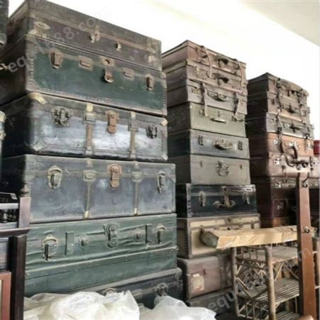 浦东新区旧樟木箱回收价格  老樟木箱收购热线